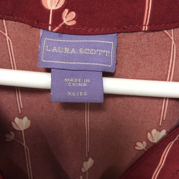 Button down blouse - Picture 2 of 3